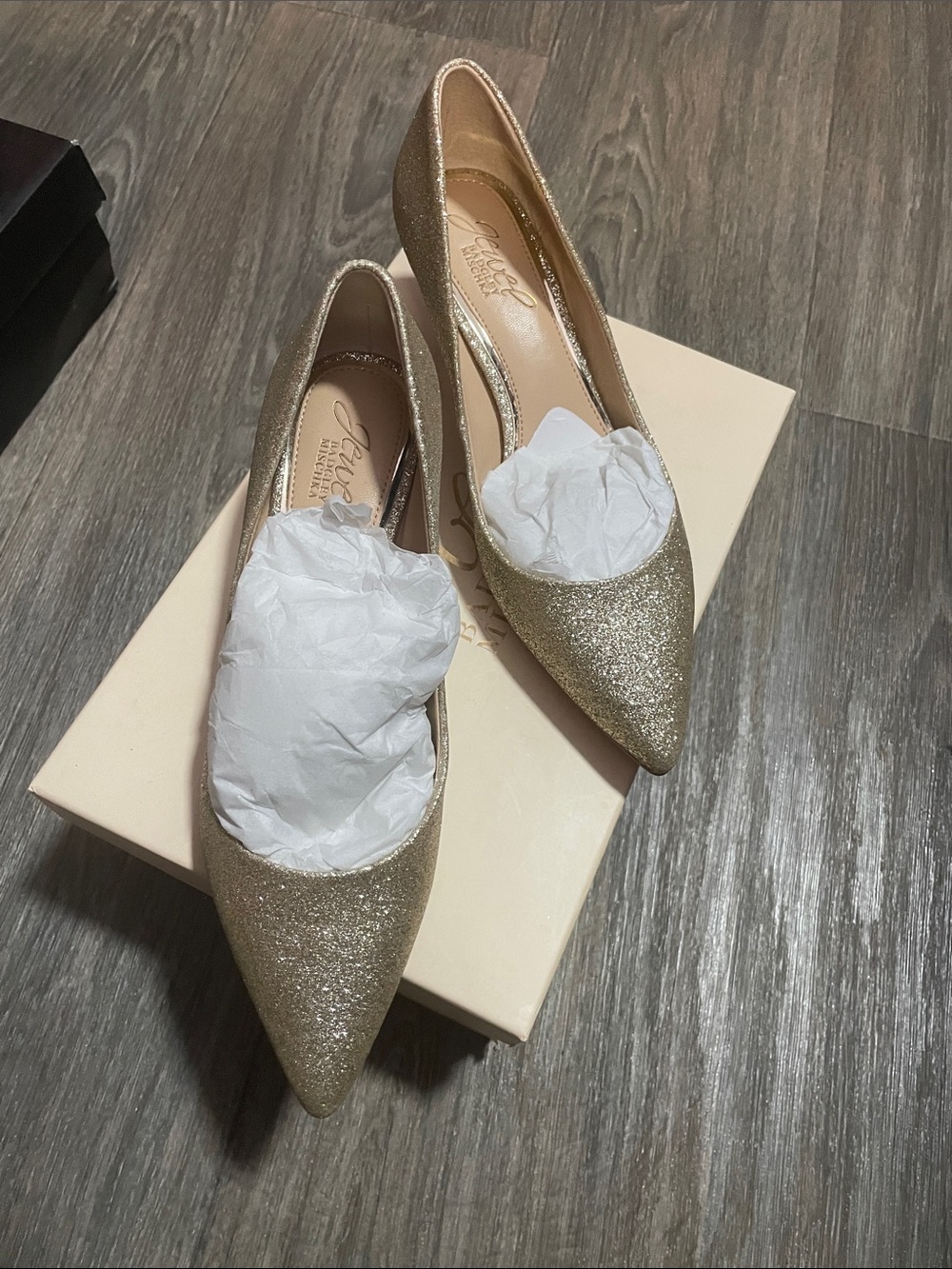 Jewel Badgley Mischka Glitter Pointed-Toe Flats in Gold